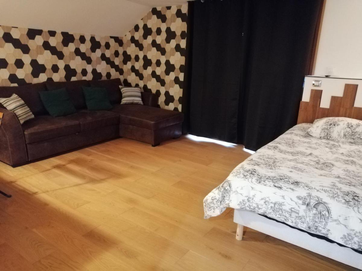 Le Gite Du Chtihameau Avec Piscine Interieure Privative, Selon Date Bassee Zewnętrze zdjęcie